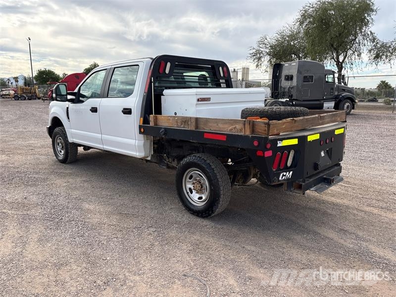 Ford F-250 Platós / Ponyvás teherautók