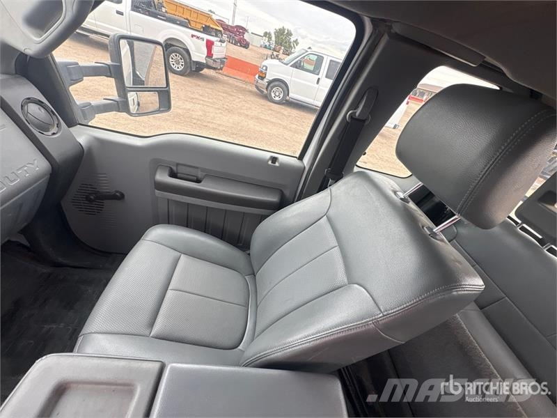 Ford F-250 平ボディー