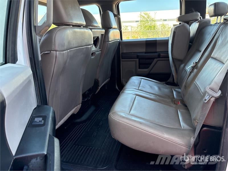 Ford F-250 كابينة والداخلية
