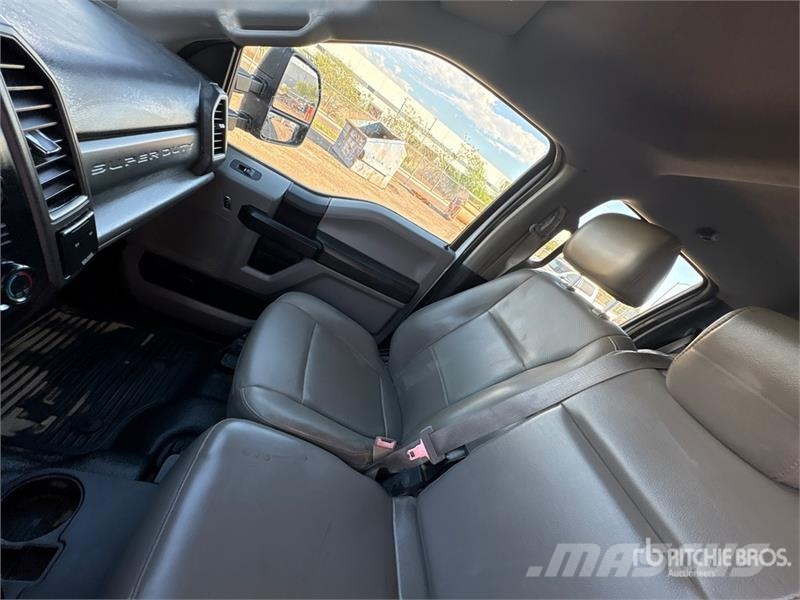 Ford F-250 Cabins and interior