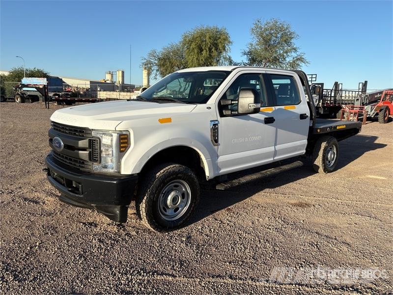 Ford F-250 Platformas/izkraušana no sāniem