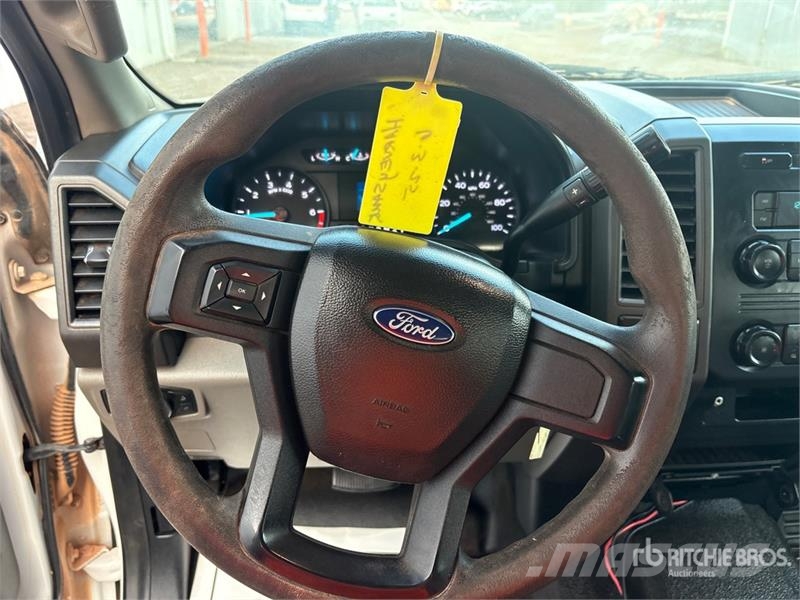 Ford F-250 皮卡.傳統半斗卡車/側卸板
