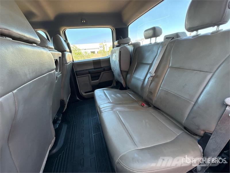 Ford F-250 كابينة والداخلية