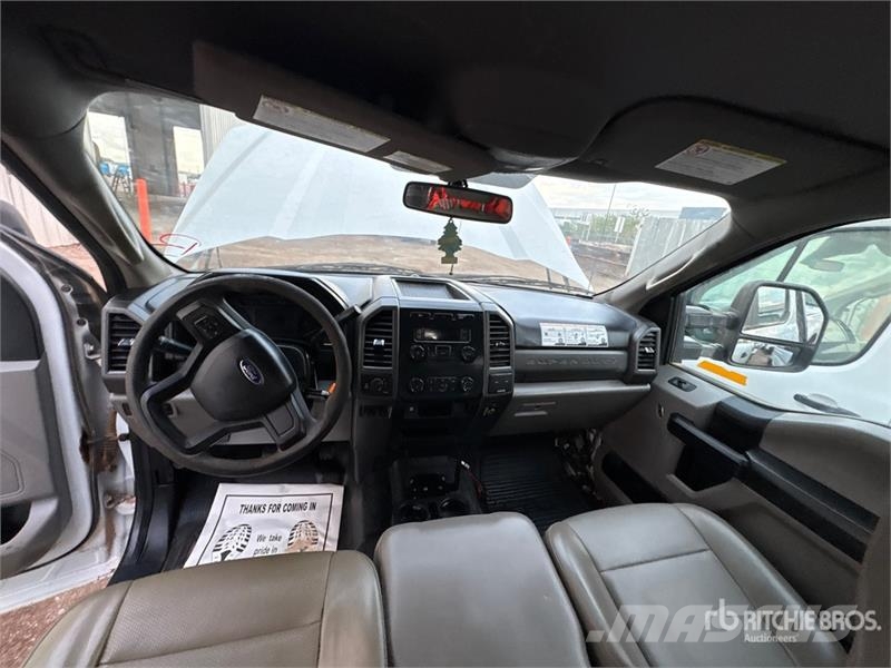 Ford F-250 Flatbed / Dropside trucks