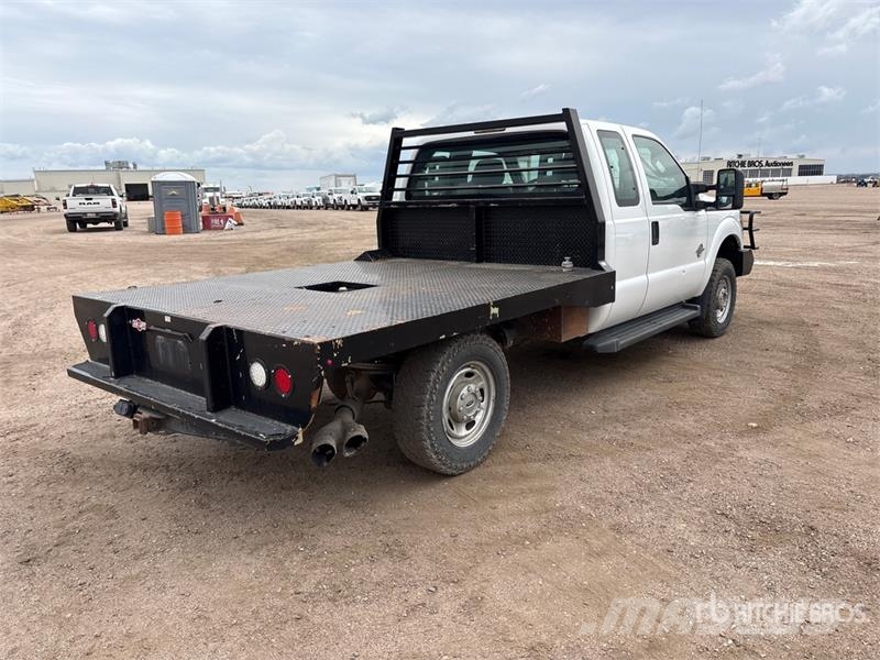 Ford F-250 平ボディー