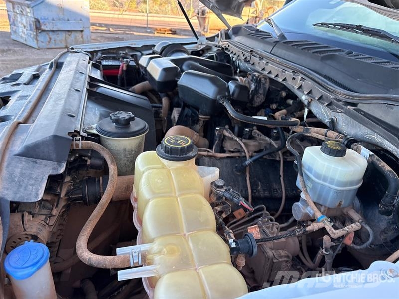 Ford F-250 شاحنات مسطحة/مفصلية الجوانب