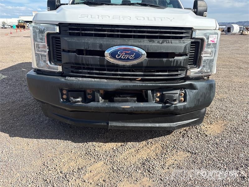 Ford F-250 皮卡.傳統半斗卡車/側卸板