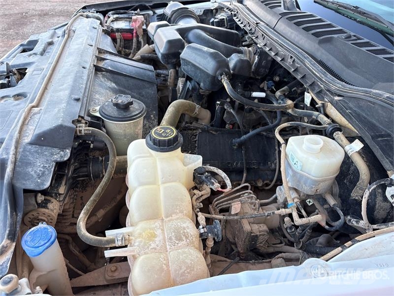 Ford F-250 Platformas/izkraušana no sāniem