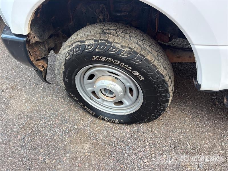 Ford F-250 皮卡.傳統半斗卡車/側卸板