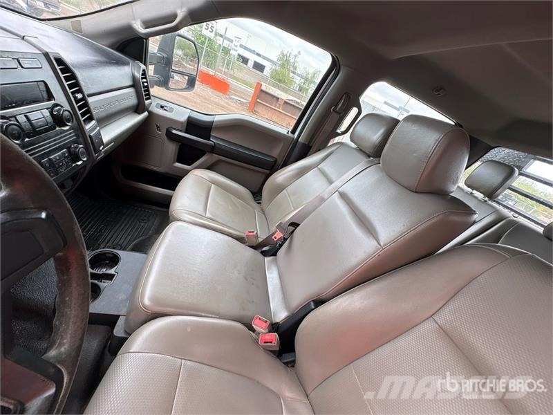 Ford F-250 Kamioni sa otvorenim sandukom