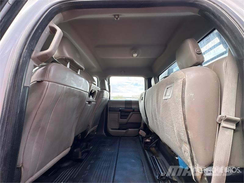 Ford F-250 Platós / Ponyvás teherautók