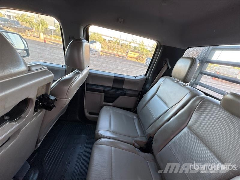 Ford F-250 Platformas/izkraušana no sāniem