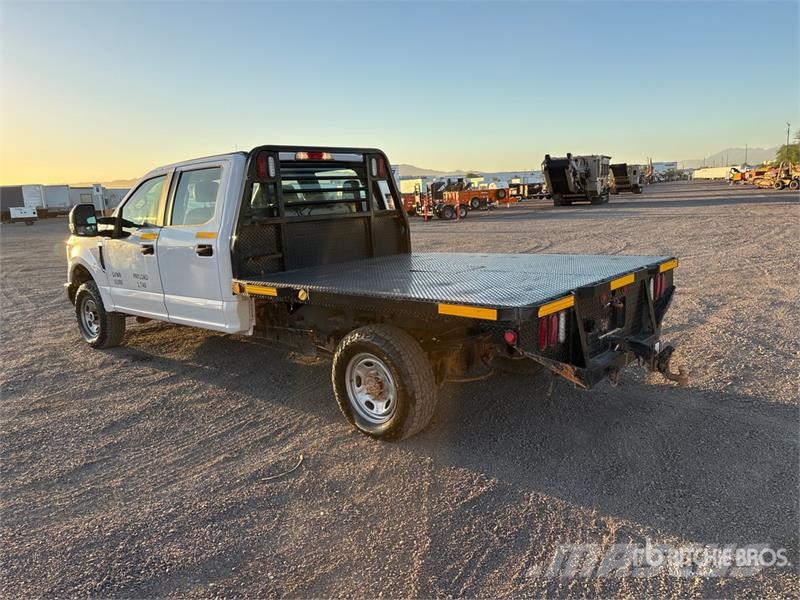 Ford F-250 Camiones de cama baja