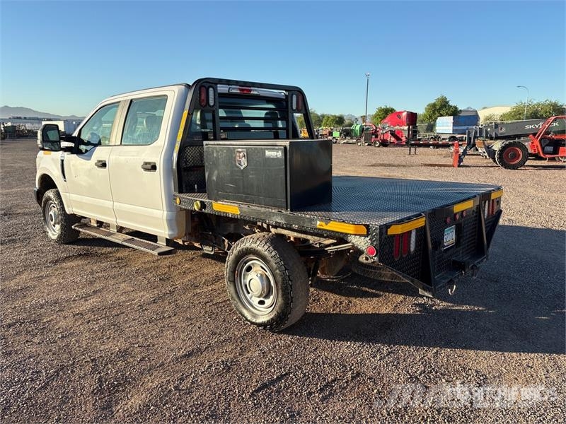 Ford F-250 平ボディー