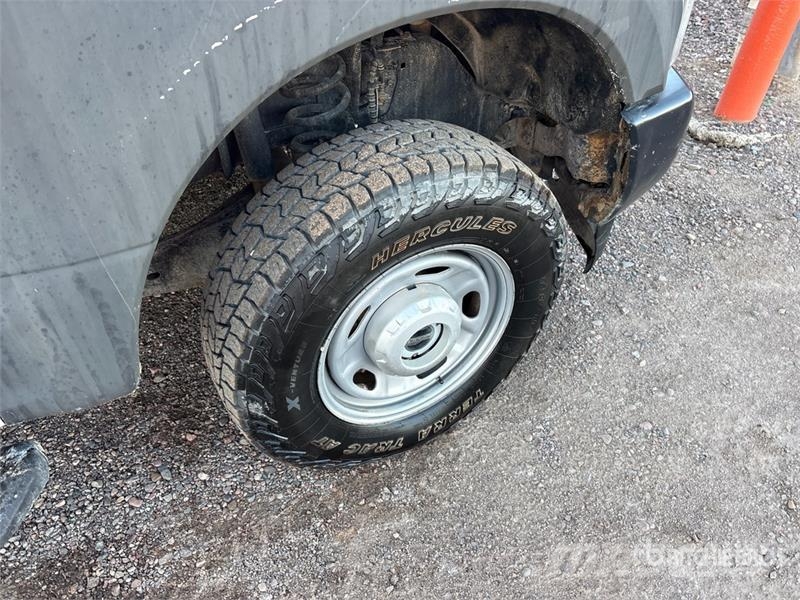 Ford F-250 Platformas/izkraušana no sāniem