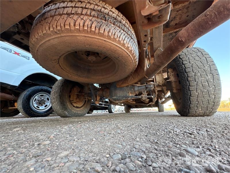 Ford F-250 平ボディー