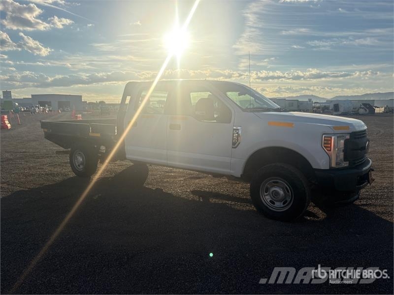 Ford F-250 Ciężarówki typu Platforma / Skrzynia