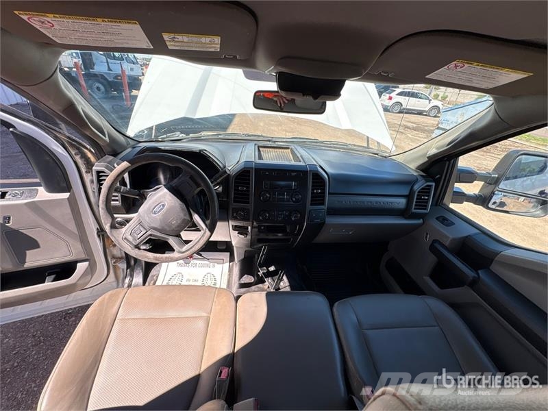 Ford F-250 Cabins and interior