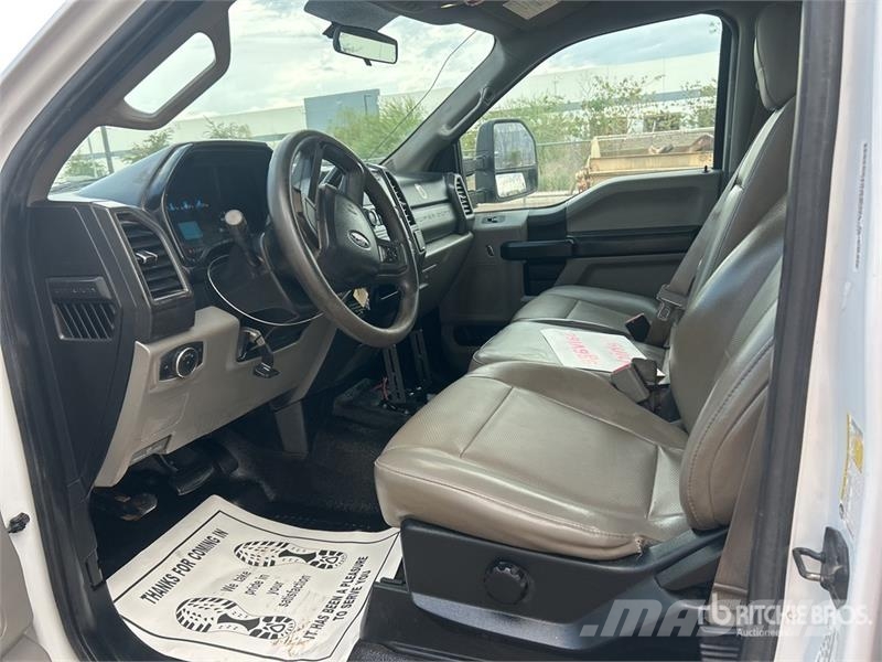 Ford F-250 Camiones de cama baja