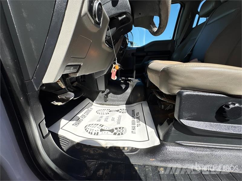 Ford F-250 Cabins and interior