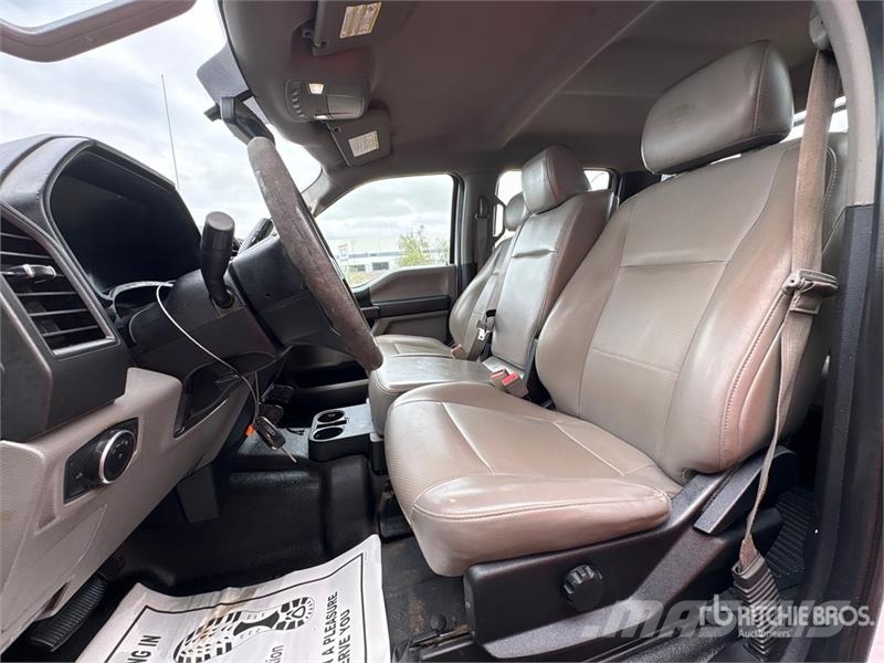 Ford F-250 Kamioni sa otvorenim sandukom