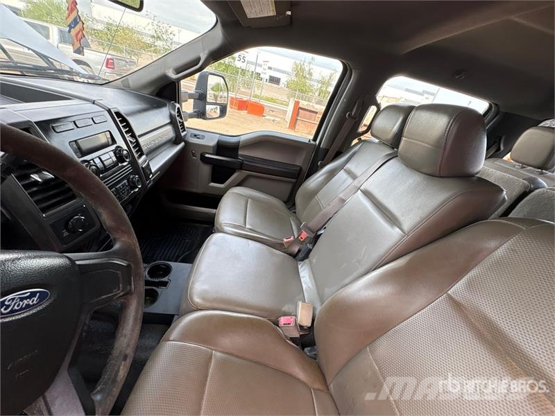 Ford F-250 Camiones de cama baja