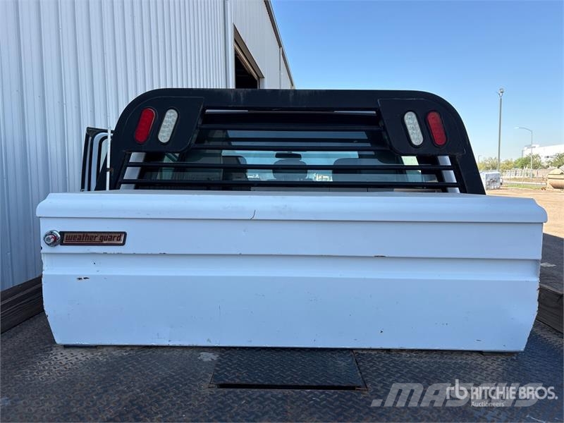 Ford F-250 Platós / Ponyvás teherautók