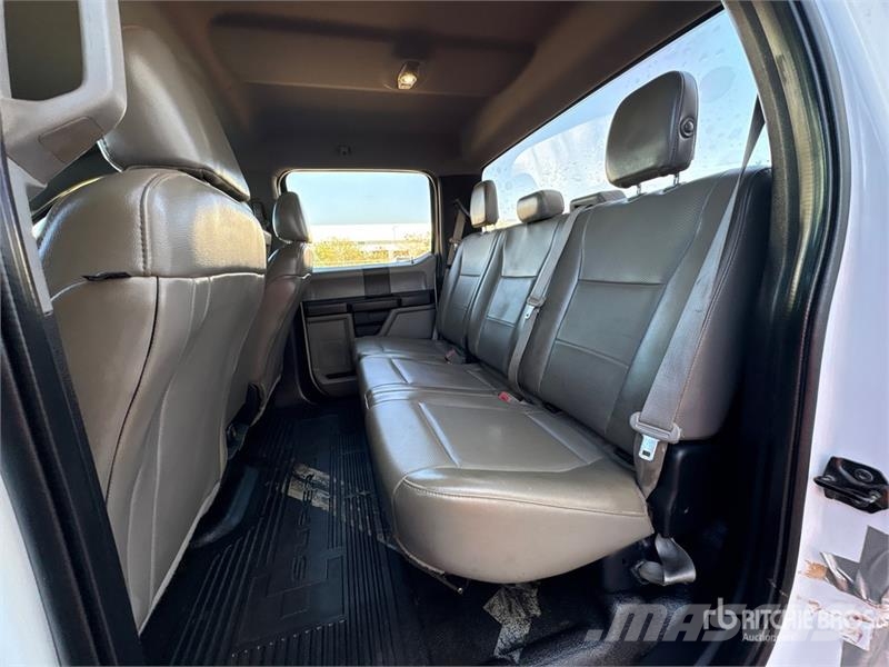 Ford F-250 Kabine i unutrašnjost