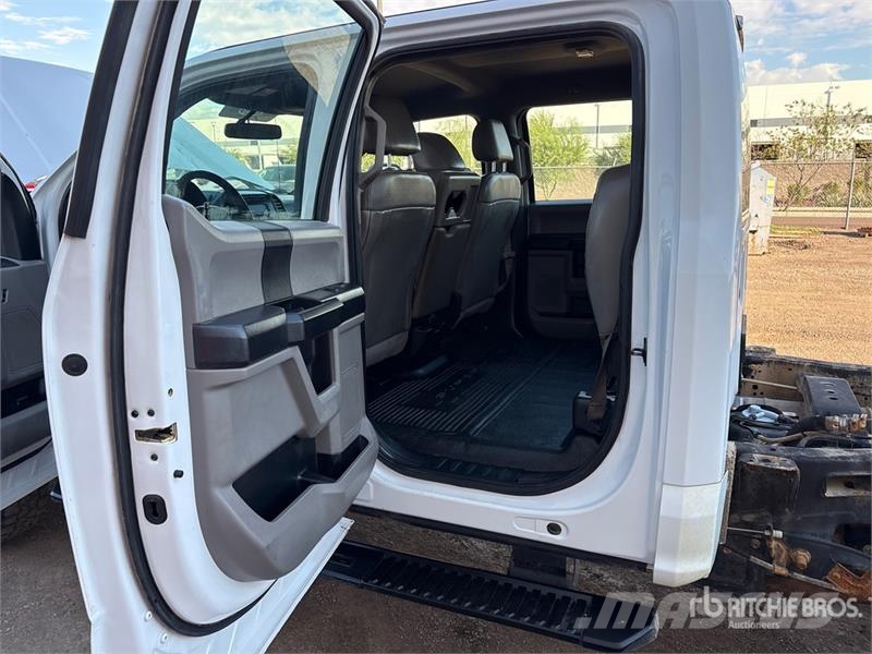 Ford F-250 Cabins and interior