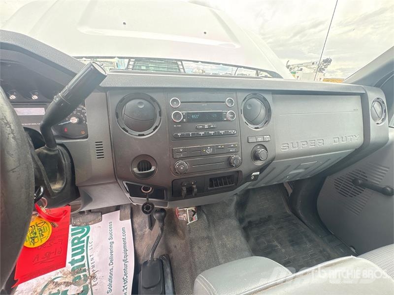 Ford F-250 平ボディー