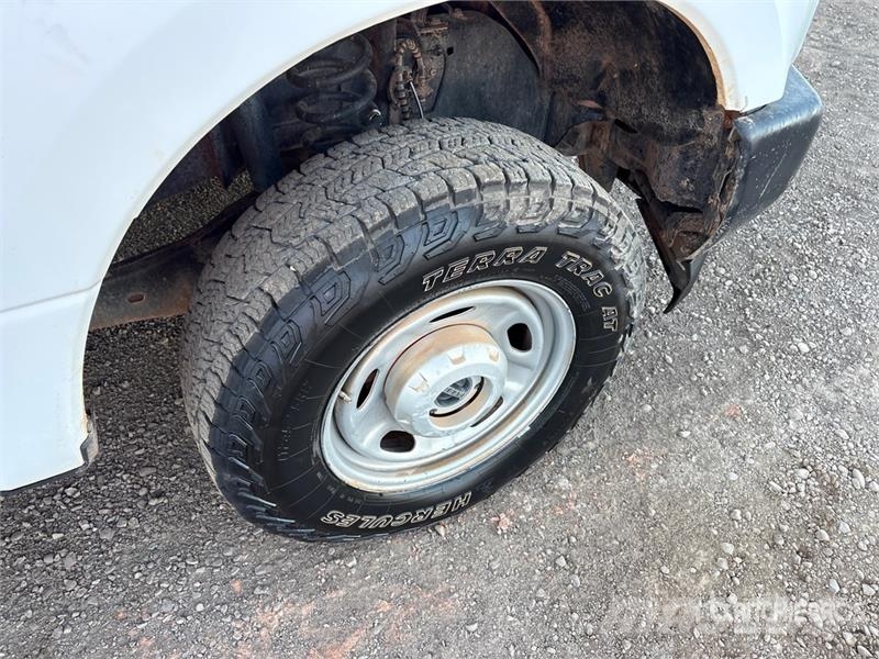Ford F-250 Platformas/izkraušana no sāniem