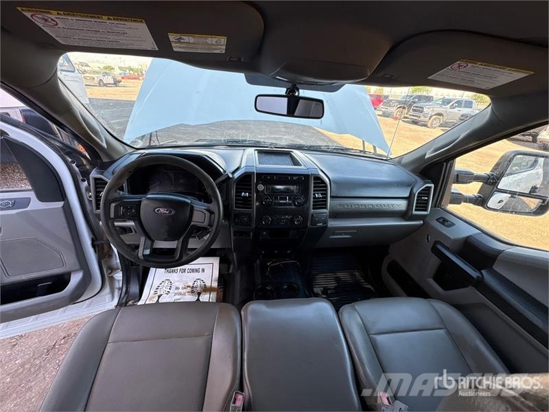 Ford F-250 Cabins and interior