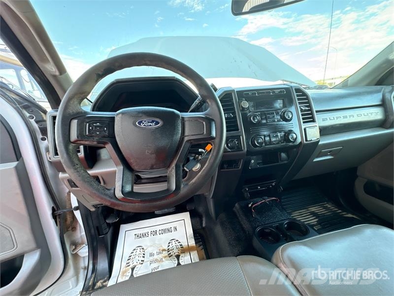 Ford F-250 Cabins and interior