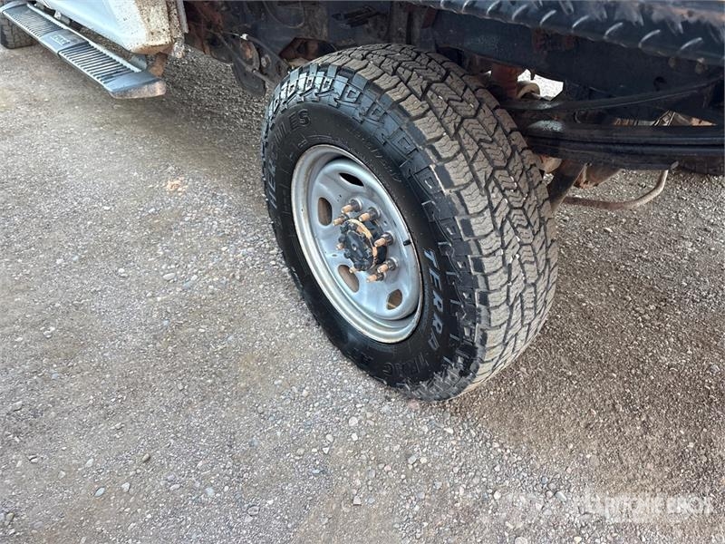 Ford F-250 شاحنات مسطحة/مفصلية الجوانب