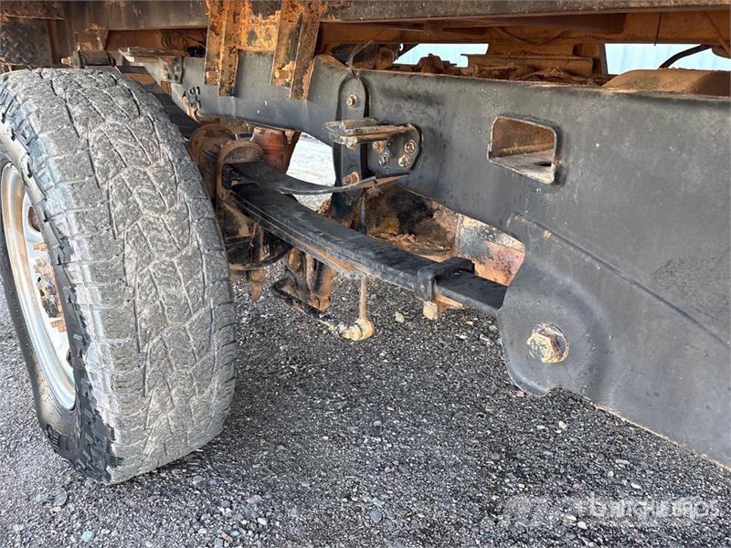 Ford F-250 平板栏板货车
