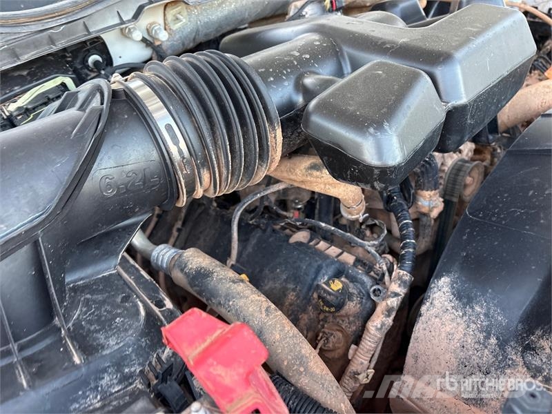 Ford F-250 Vieglais kravas automobilis/izkraušana no sāniem