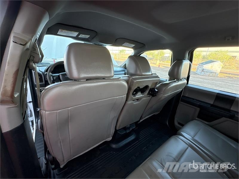 Ford F-250 Platformas/izkraušana no sāniem