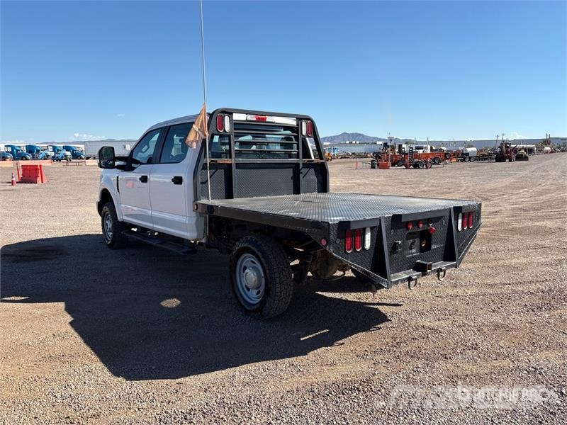 Ford F-250 Tovornjaki s kesonom/platojem