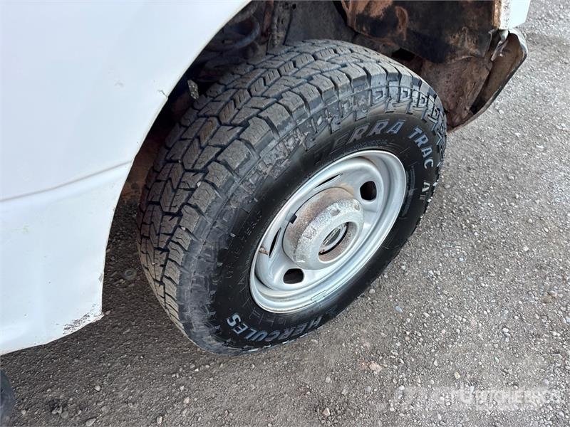 Ford F-250 شاحنات مسطحة/مفصلية الجوانب