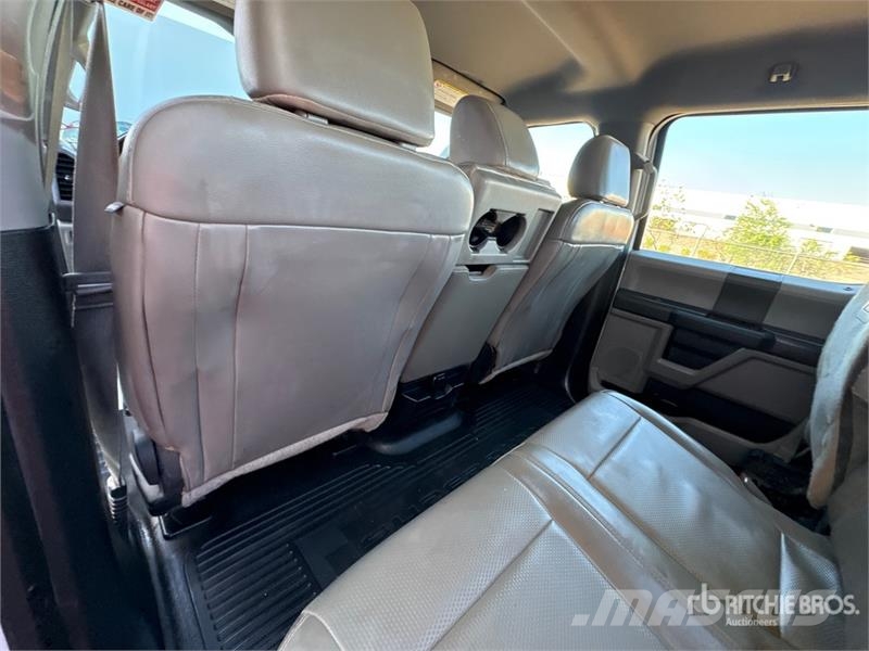 Ford F-250 كابينة والداخلية