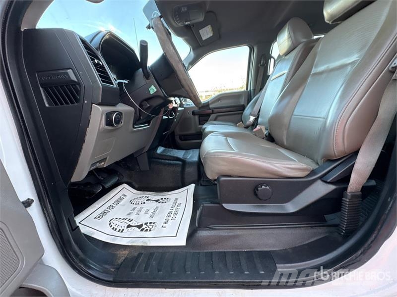 Ford F-250 Platformas/izkraušana no sāniem
