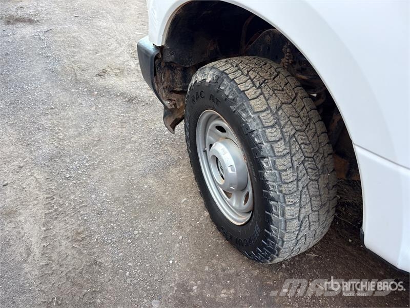 Ford F-250 Tovornjaki s kesonom/platojem