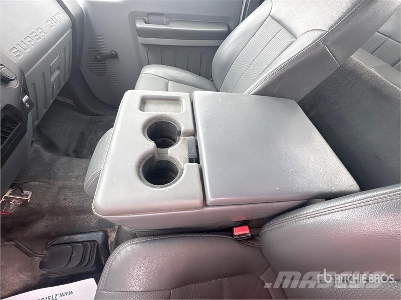 Ford F-250 平ボディー
