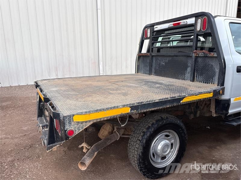 Ford F-250 Flatbed / Dropside trucks