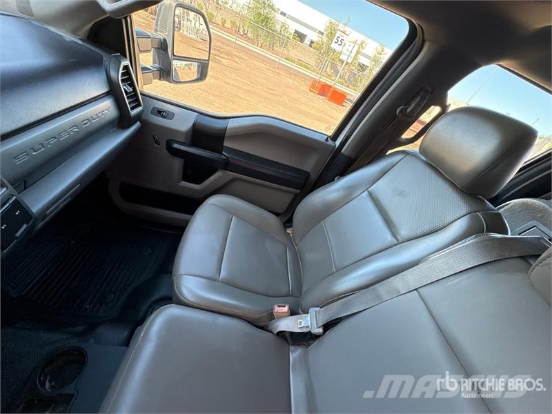 Ford F-250 كابينة والداخلية