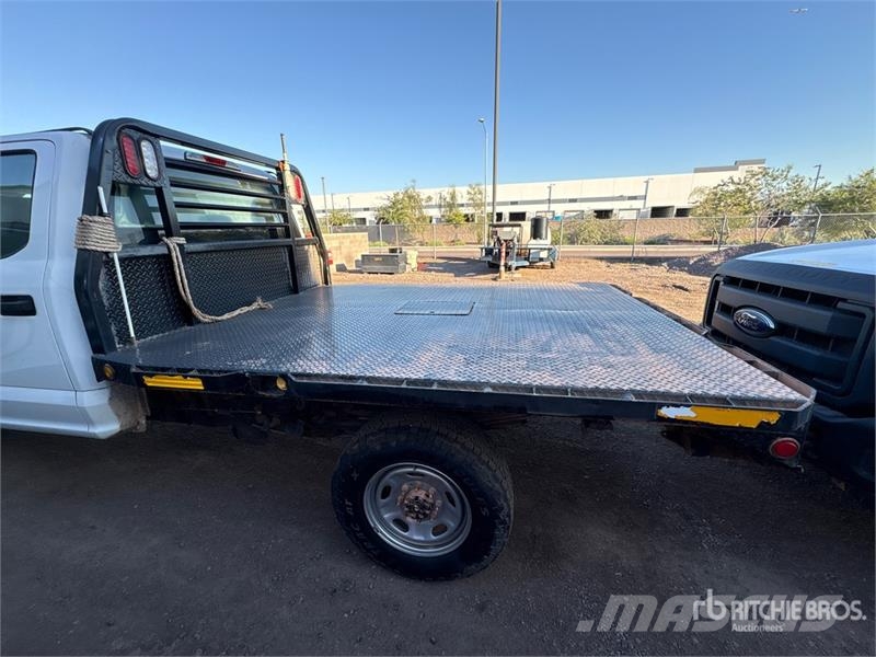 Ford F-250 Tovornjaki s kesonom/platojem
