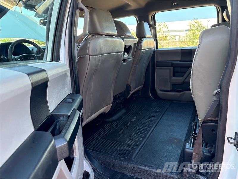 Ford F-250 Cabins and interior