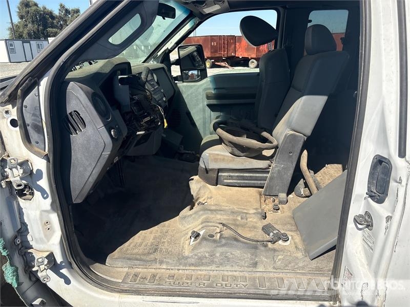 Ford F-250 كابينة والداخلية