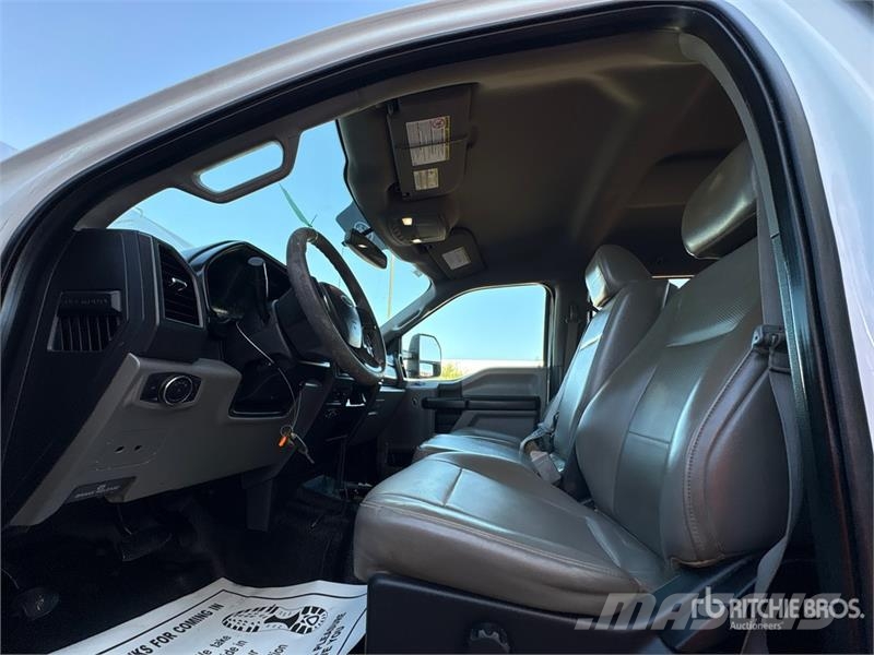Ford F-250 Kabine i unutrašnjost