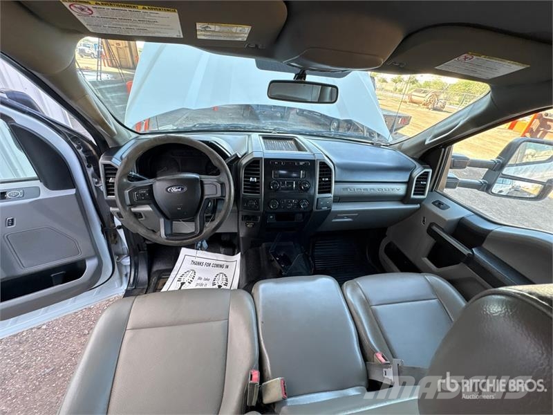 Ford F-250 Tovornjaki s kesonom/platojem
